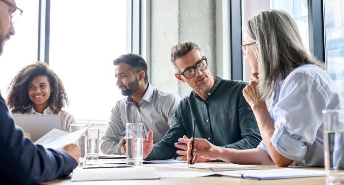 advisors working together